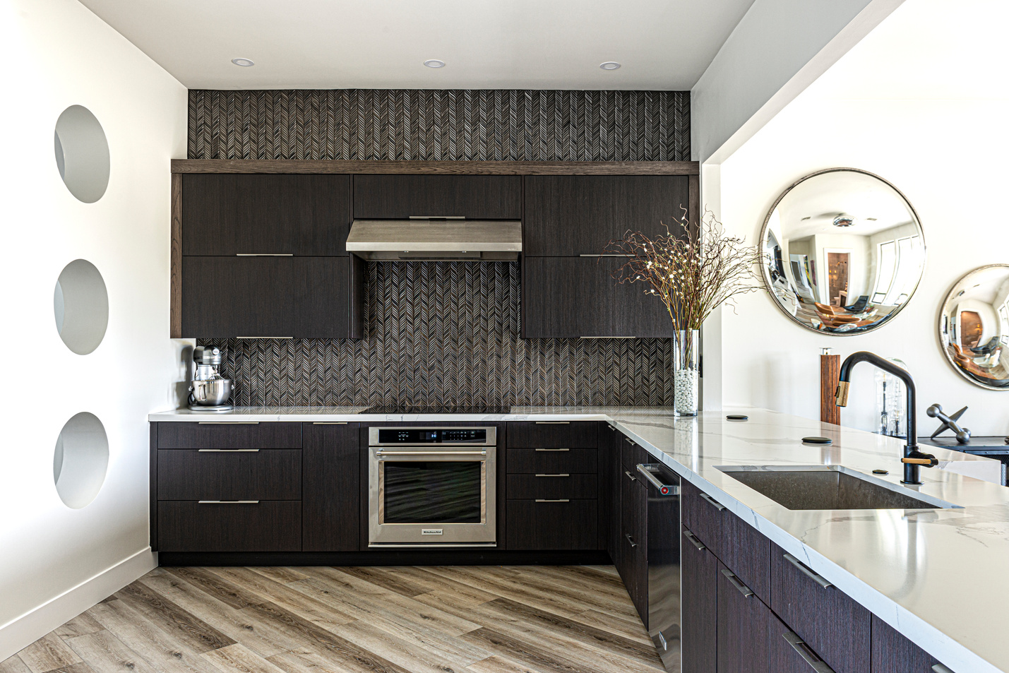 White And Black Kitchen